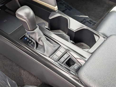 Used 2025 Toyota Camry SE image 20