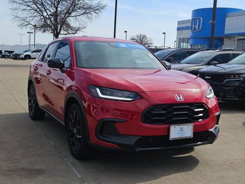 Used 2025 Honda HR-V Sport image 3