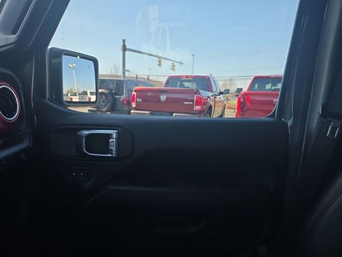 Used 2021 Jeep Wrangler Unlimited Rubicon image 41