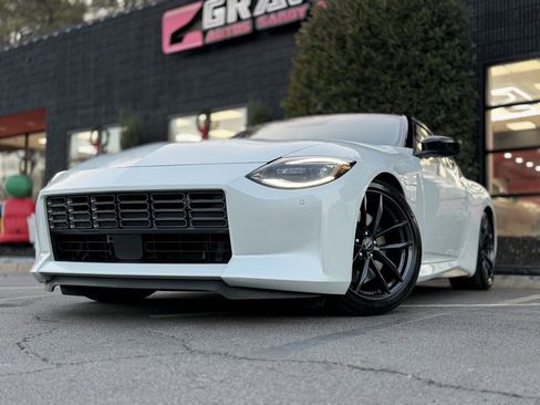 Used 2023 Nissan Z Performance w/ Floor Mat Package (L93) image 2