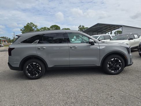 New 2026 Kia Sorento S FWD image 9