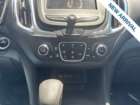 Used 2023 Chevrolet Equinox LT FWD image 25