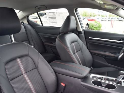 New 2026 Nissan Altima 2.5 SR image 17