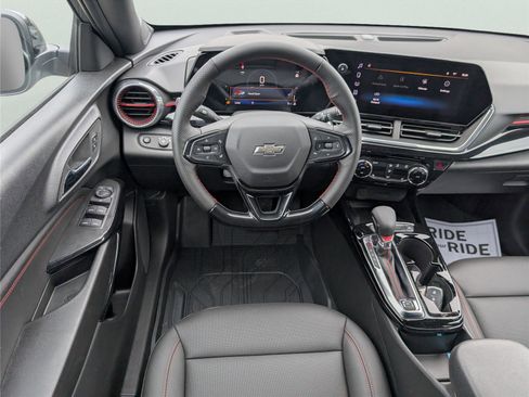 New 2026 Chevrolet Trax RS w/ Sunroof Package image 30