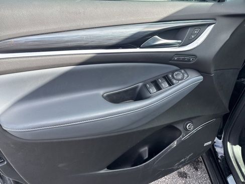 Used 2022 Buick Enclave Premium image 22