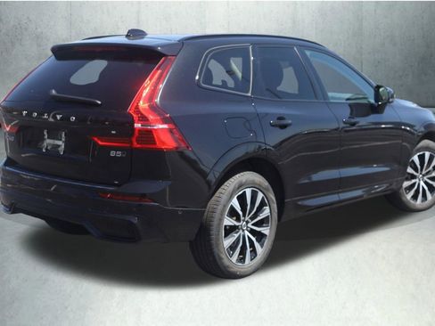Used 2024 Volvo XC60 B5 Plus w/ Protection Package Premier AWD/4WD image 10