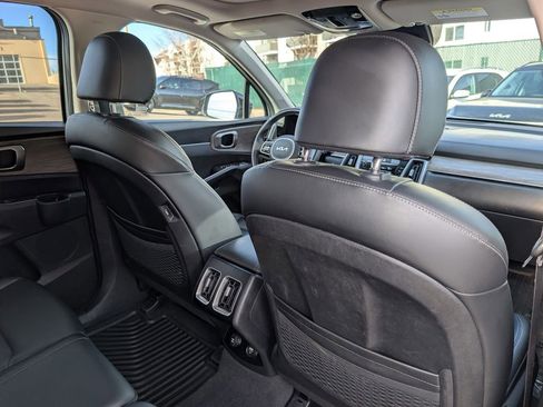 Certified 2023 Kia Sorento S w/ Panoramic Sunroof Package image 22