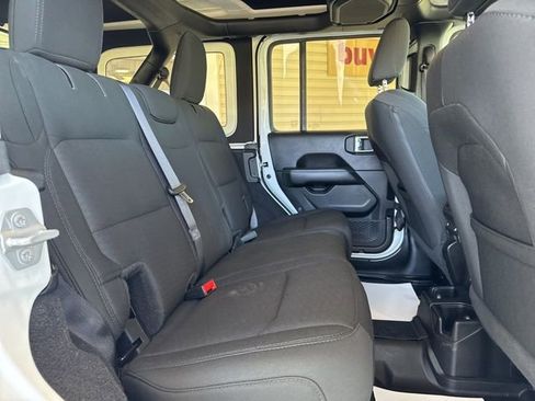 Used 2020 Jeep Wrangler Unlimited Sahara w/ Cold Weather Group image 26