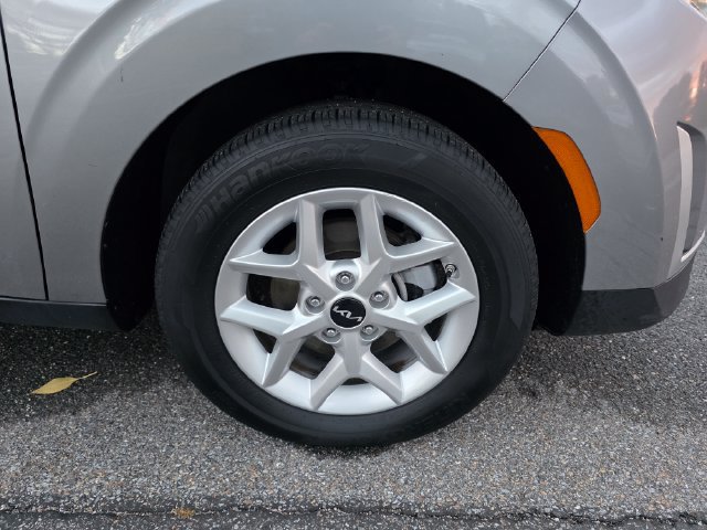 Certified 2025 Kia Soul LX w/ LX Technology Package FWD image 12