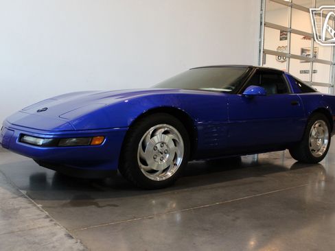Used 1994 Chevrolet Corvette Coupe RWD image 29