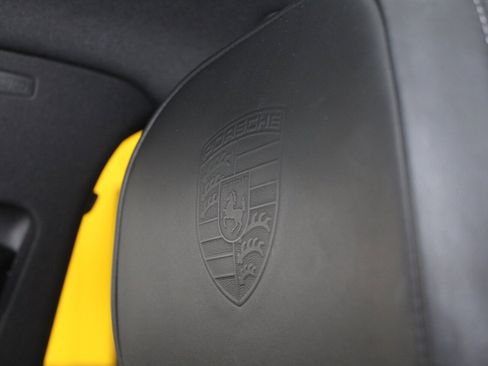 Used 2022 Porsche Cayenne Platinum Edition image 13