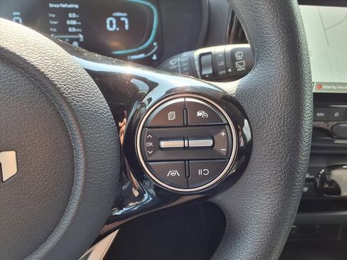 Certified 2025 Kia Soul S image 18