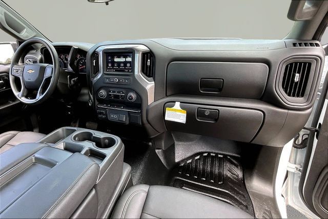 Used 2024 Chevrolet Silverado 1500 W/T w/ Trailering Package AWD/4WD image 7