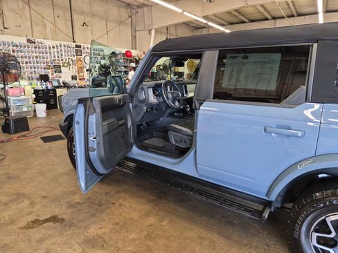 Certified 2025 Ford Bronco Outer Banks AWD/4WD image 9