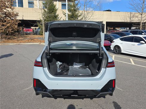 New 2026 BMW 550e xDrive AWD/4WD image 5