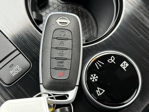 Used 2023 Nissan Rogue SV w/ SV Premium Package image 37