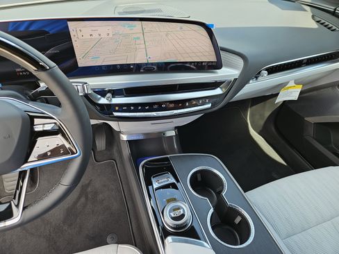 New 2025 Cadillac Lyriq Luxury image 25