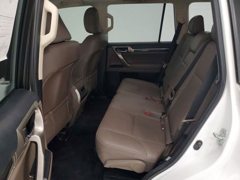 Used 2020 Lexus GX 460 Premium w/ Premium Package image 23