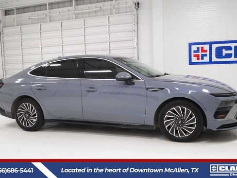 Used 2025 Hyundai Sonata SEL FWD image 4