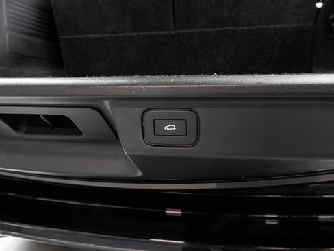 Used 2023 Land Rover Range Rover Long Wheelbase SE image 45