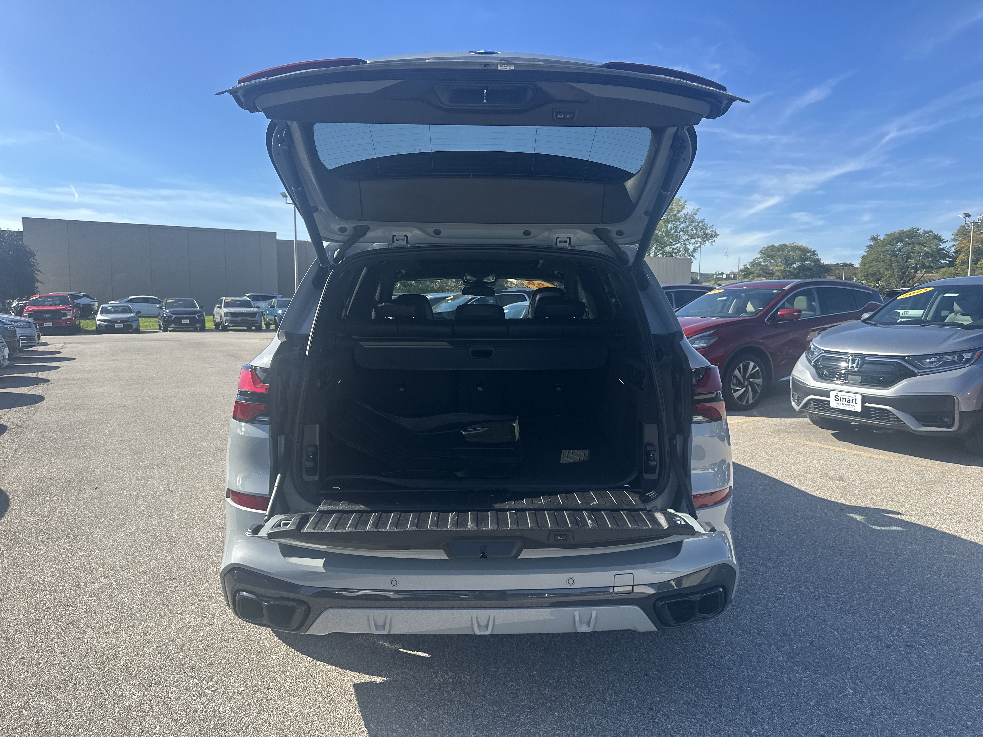 Used 2024 BMW X5 M60i w/ Parking Assistance Package AWD/4WD image 11