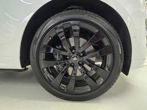 Used 2024 Land Rover Range Rover Sport Dynamic SE AWD/4WD image 9