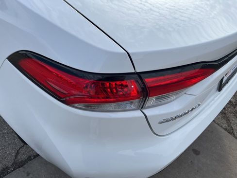 Used 2020 Toyota Corolla LE image 42