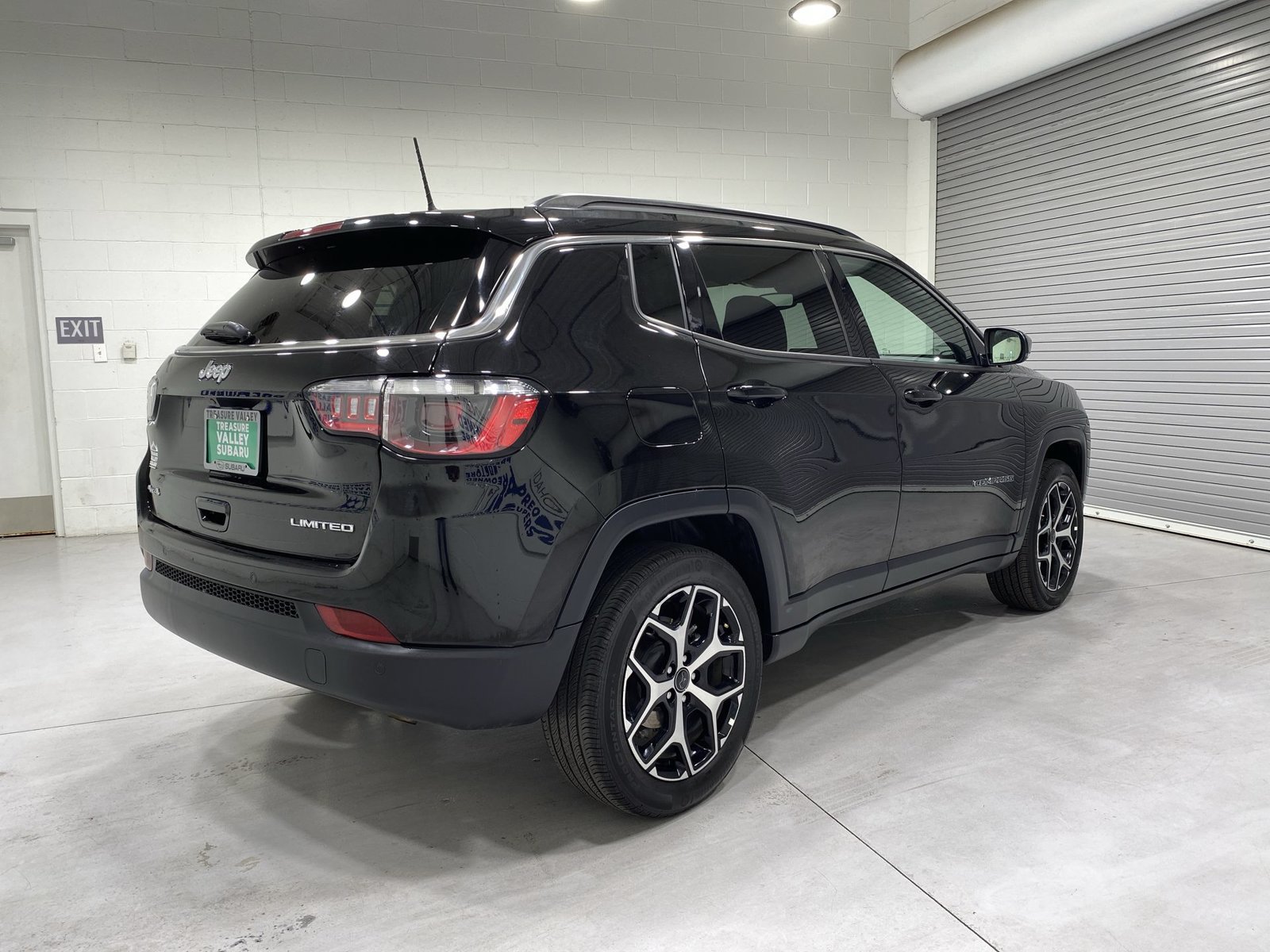 Used 2025 Jeep Compass Limited AWD/4WD image 8