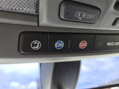 Used 2020 Chevrolet Silverado 1500 RST AWD/4WD image 34