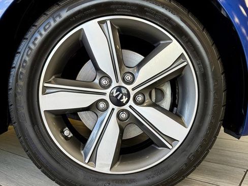 Used 2018 Kia Forte S w/ S Technology Plus Package FWD image 19