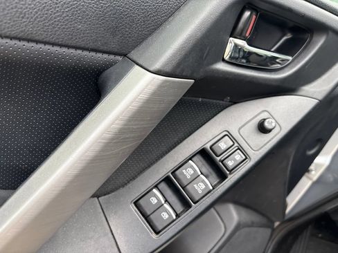 Used 2018 Subaru Forester 2.5i Limited AWD/4WD image 12
