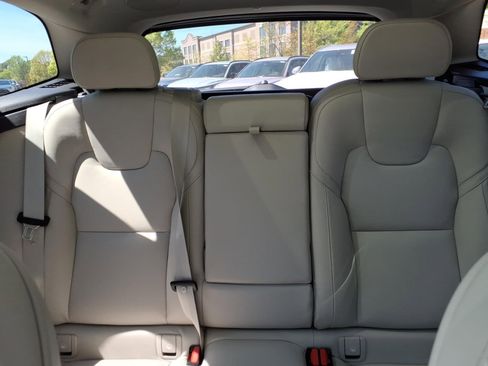 Certified 2024 Volvo XC60 B5 Ultimate w/ Protection Package Premier AWD/4WD image 19