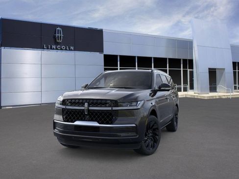 New 2025 Lincoln Navigator Reserve w/ Jet Appearance Package AWD/4WD image 2