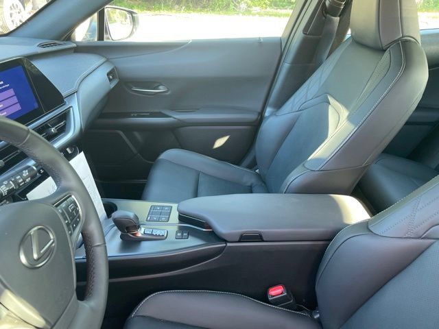 Used 2025 Lexus UX 300h FWD image 9