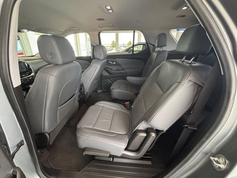 Used 2020 Chevrolet Traverse Premier FWD image 18