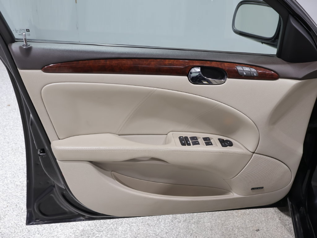 Used 2007 Buick Lucerne CXL w/ Luxury Package FWD image 13