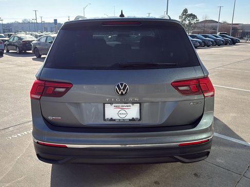 Used 2022 Volkswagen Tiguan S image 8