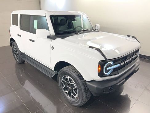 New 2026 Ford Bronco Outer Banks image 1