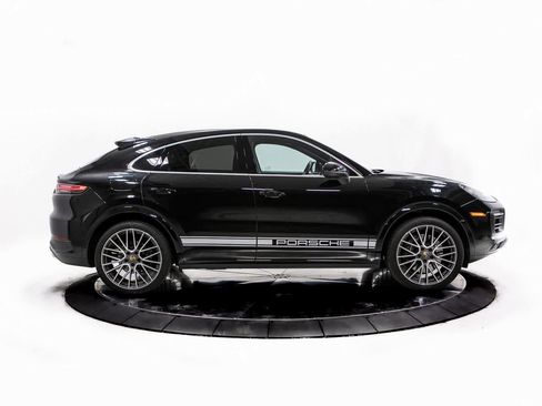 Certified 2022 Porsche Cayenne image 8