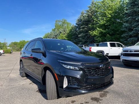 Used 2024 Chevrolet Equinox RS w/ LPO, Floor Liner Package FWD image 2