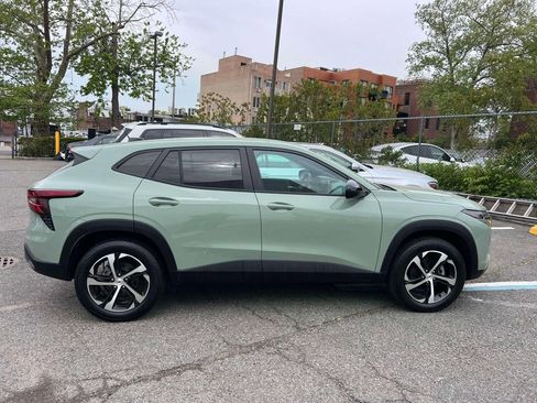 Used 2024 Chevrolet Trax RS w/ Driver Confidence Package FWD image 33