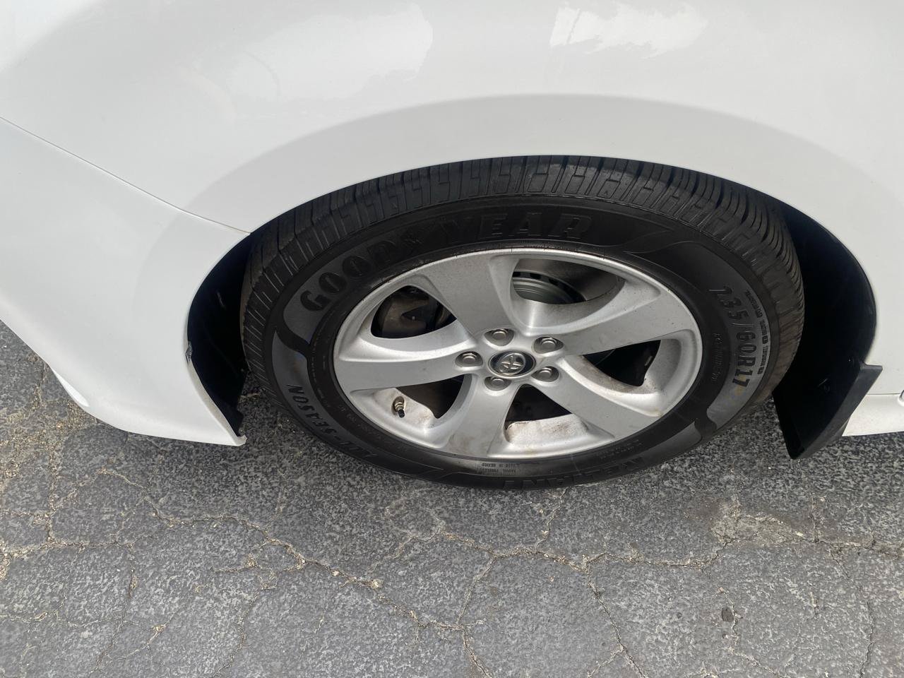 Used 2019 Toyota Sienna LE FWD image 4