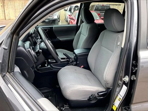 Used 2020 Toyota Tacoma SR w/ SR Convenience Package image 7