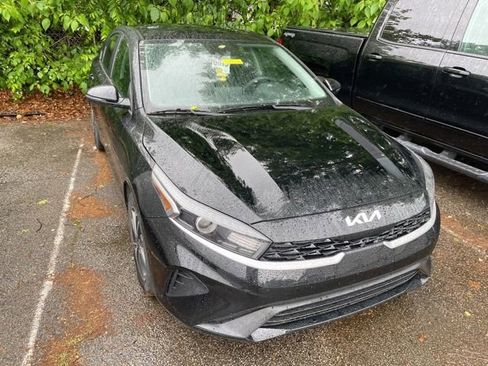 Used 2024 Kia Forte LXS w/ LXS Technology Package FWD image 3