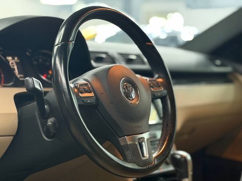 Used 2014 Volkswagen CC Executive FWD image 4