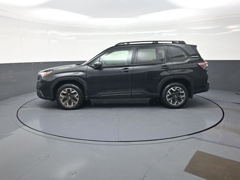 Certified 2025 Subaru Forester Premium AWD/4WD image 6