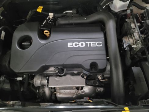 Used 2021 Chevrolet Equinox LT image 30