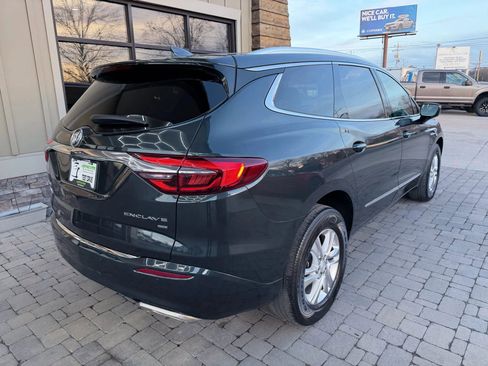 Used 2018 Buick Enclave Essence image 13