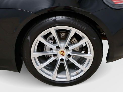 Used 2017 Porsche 718 Boxster RWD image 9
