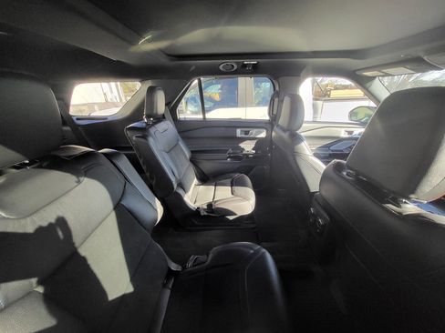 Used 2022 Ford Explorer ST w/ Equipment Group 401A image 9